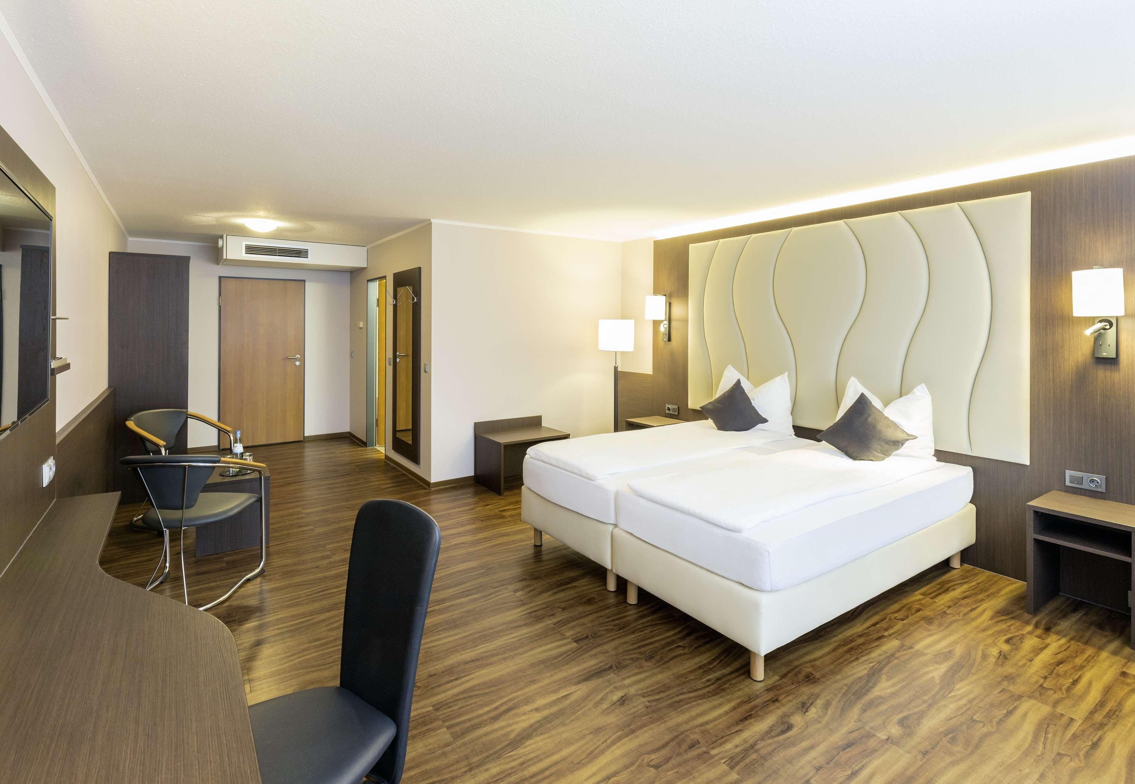 Best Western Plaza Hotel MHG Esterno foto