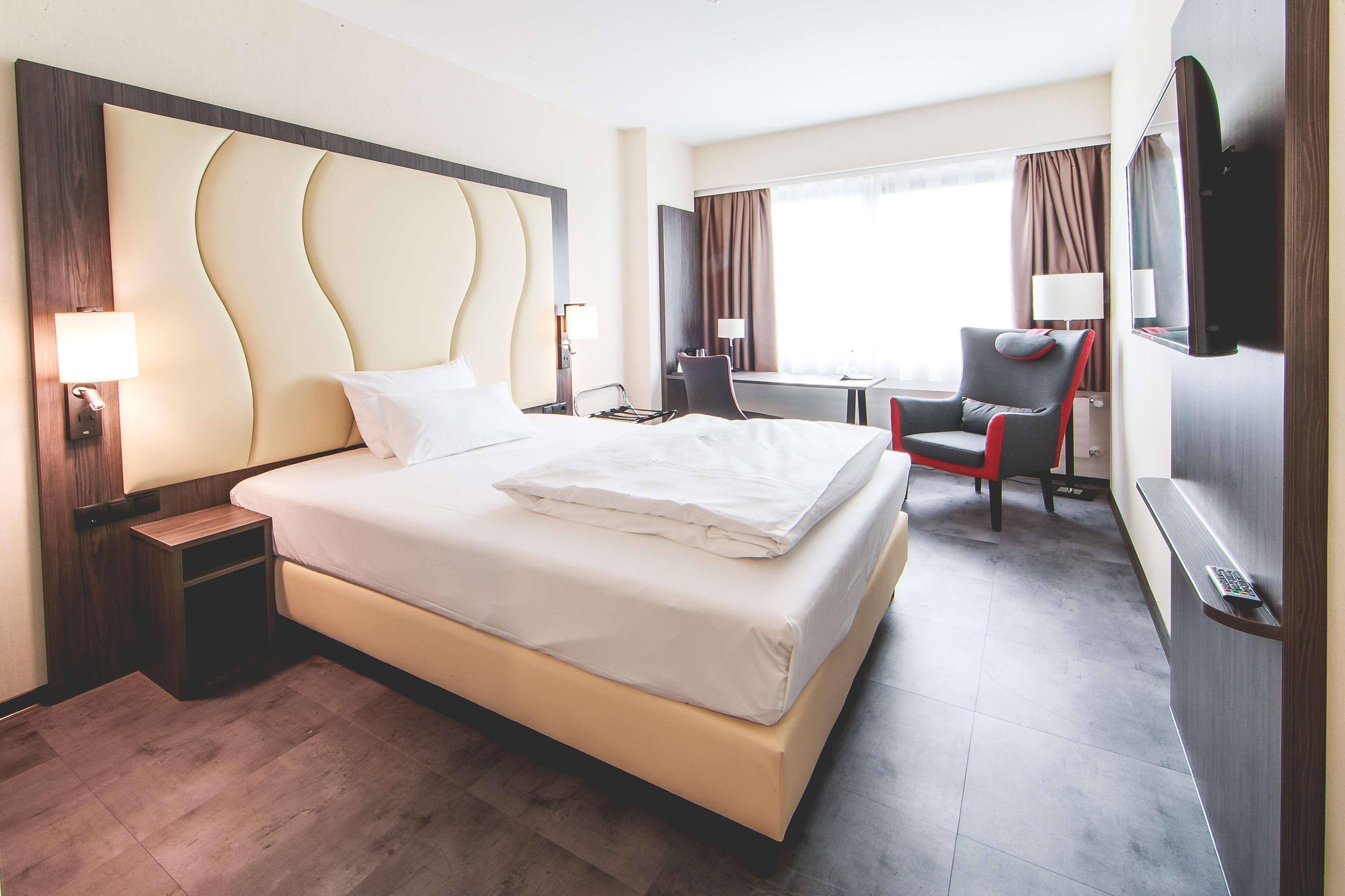 Best Western Plaza Hotel MHG Esterno foto