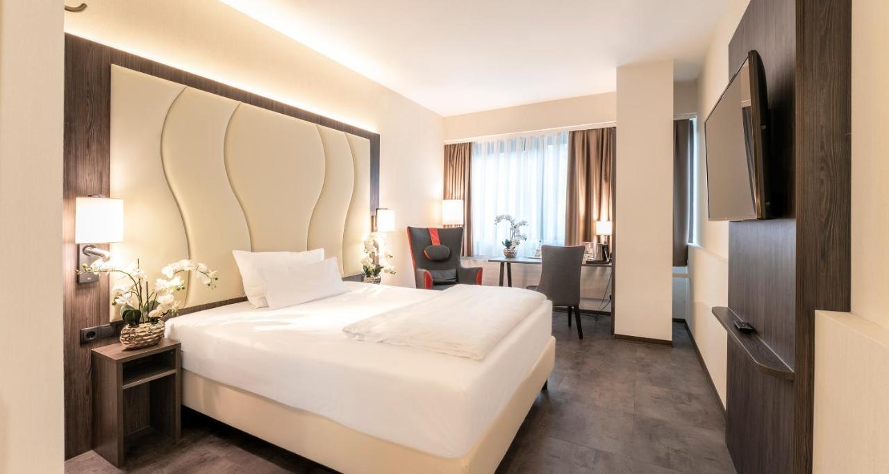 Best Western Plaza Hotel MHG Esterno foto