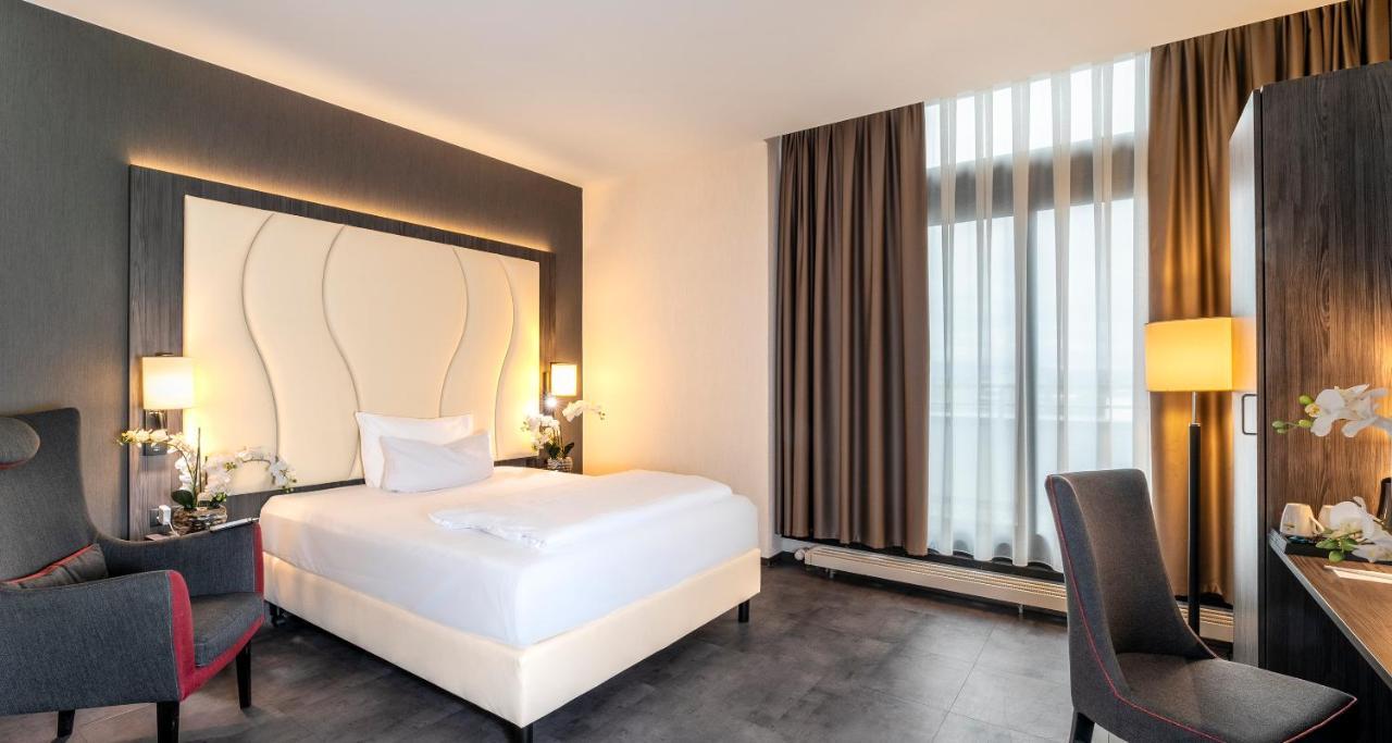 Best Western Plaza Hotel MHG Esterno foto