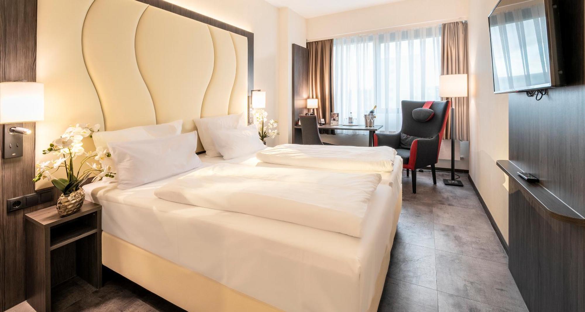 Best Western Plaza Hotel MHG Esterno foto
