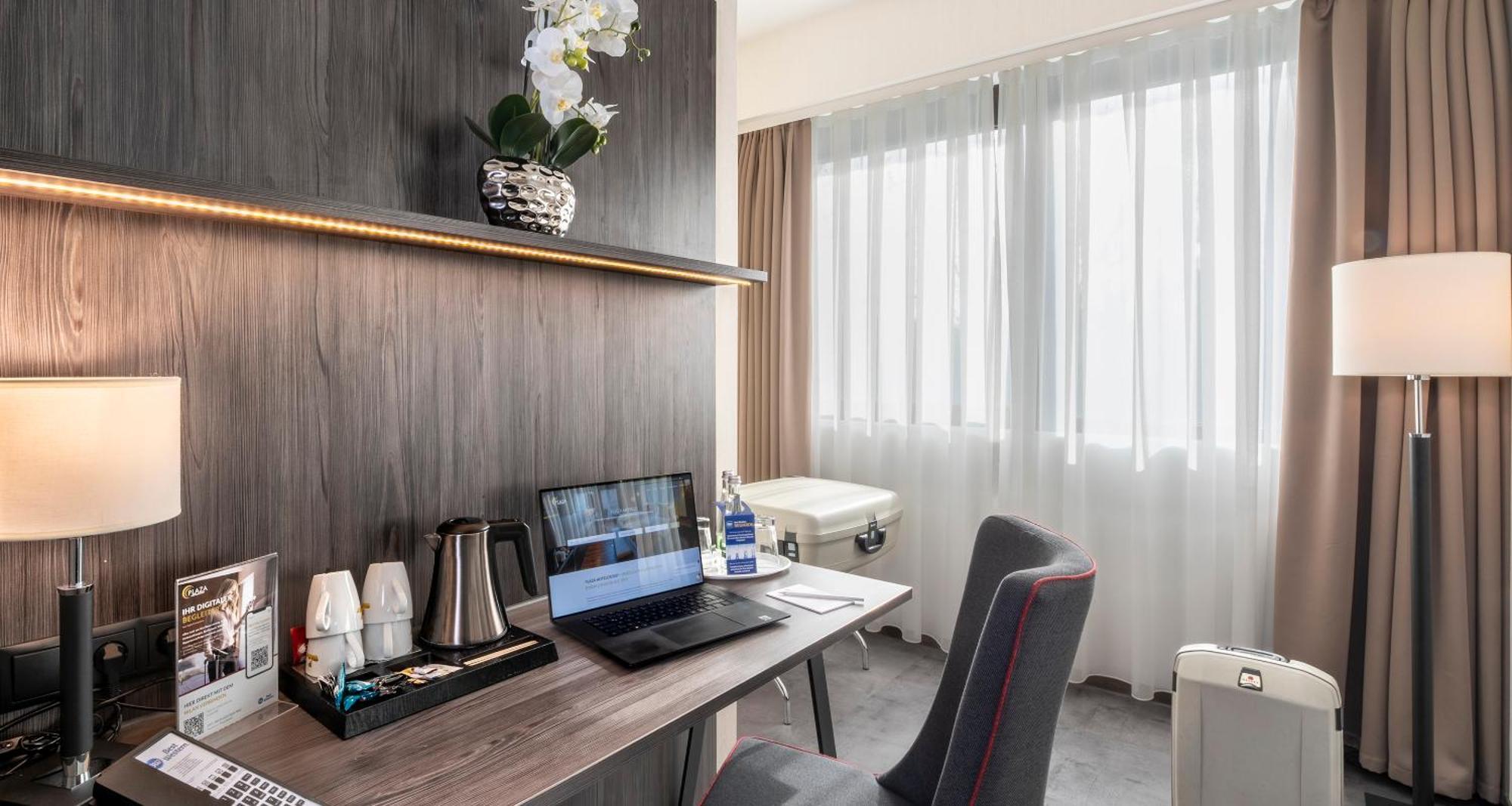 Best Western Plaza Hotel MHG Esterno foto